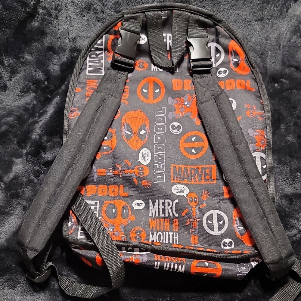 Reversible Marvel Deadpool Graphic Backpack - image 2